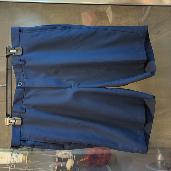 Men's Haggar Cool 18 Navy Shorts - Picture 3 of 6